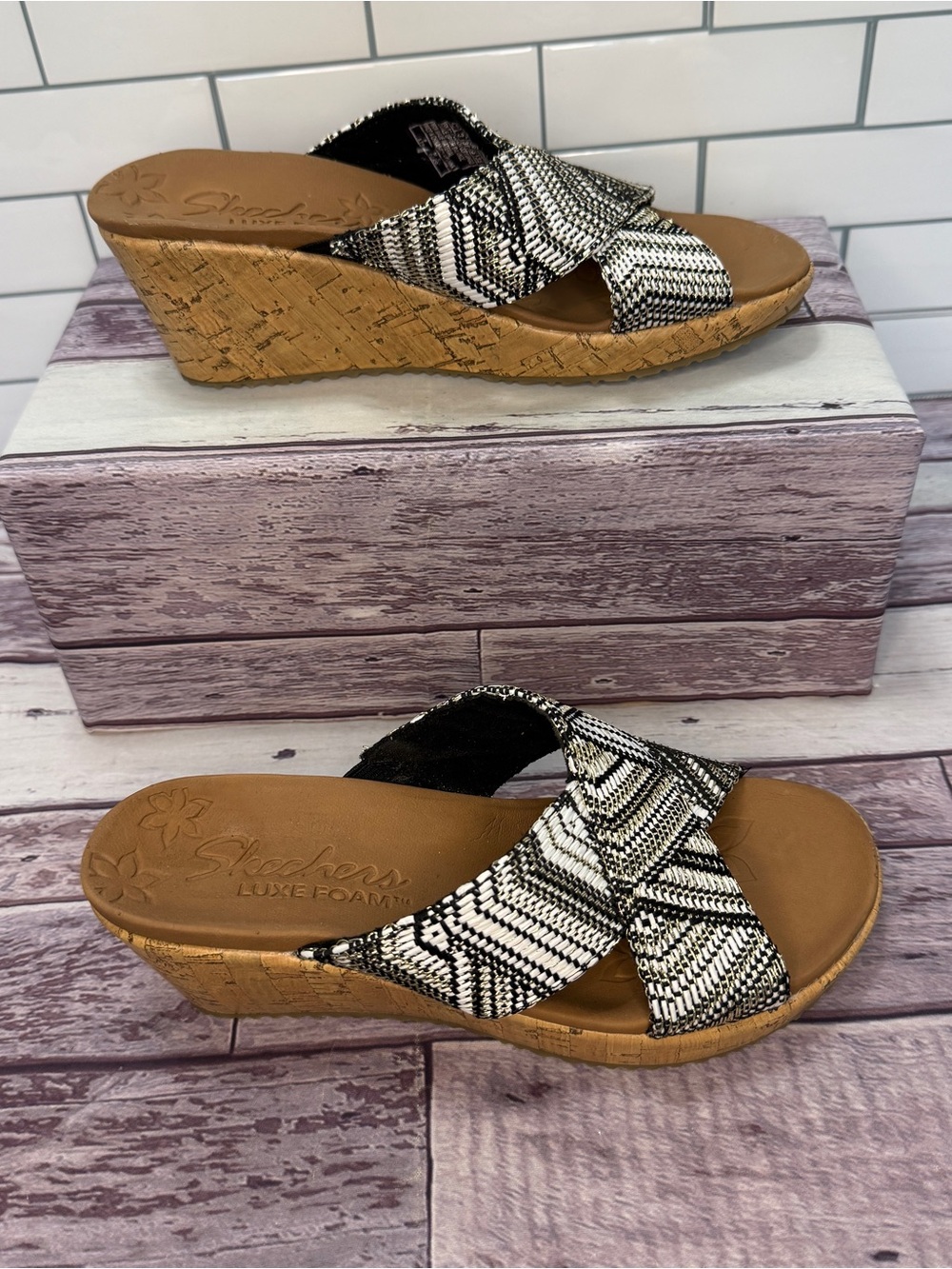 Skechers Women's Beverlee-Golden Palace Wedge Sandal size 6 - Picture 5 of 12